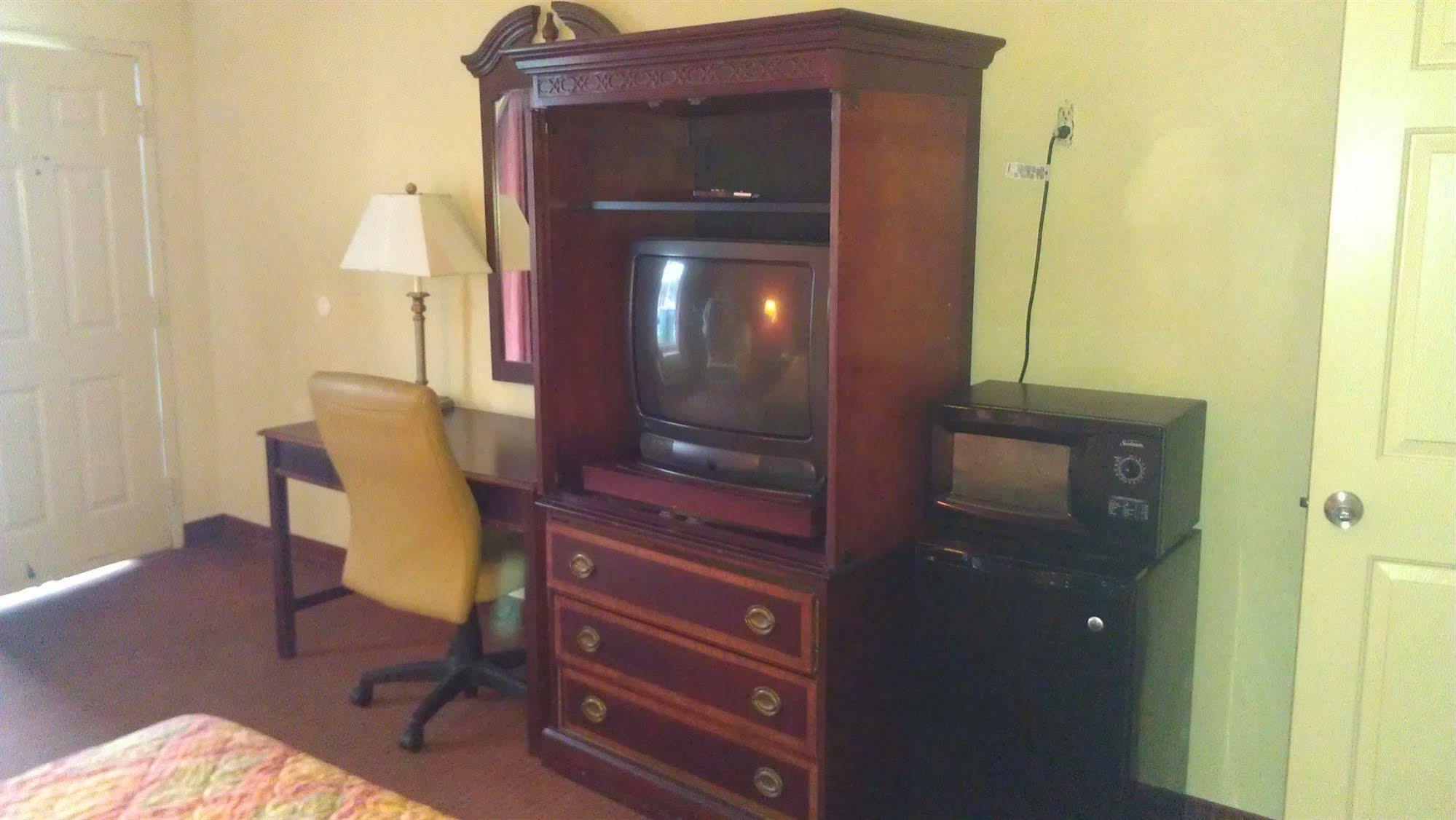 Atlanta Airport Hotel フォレストパーク エクステリア 写真
