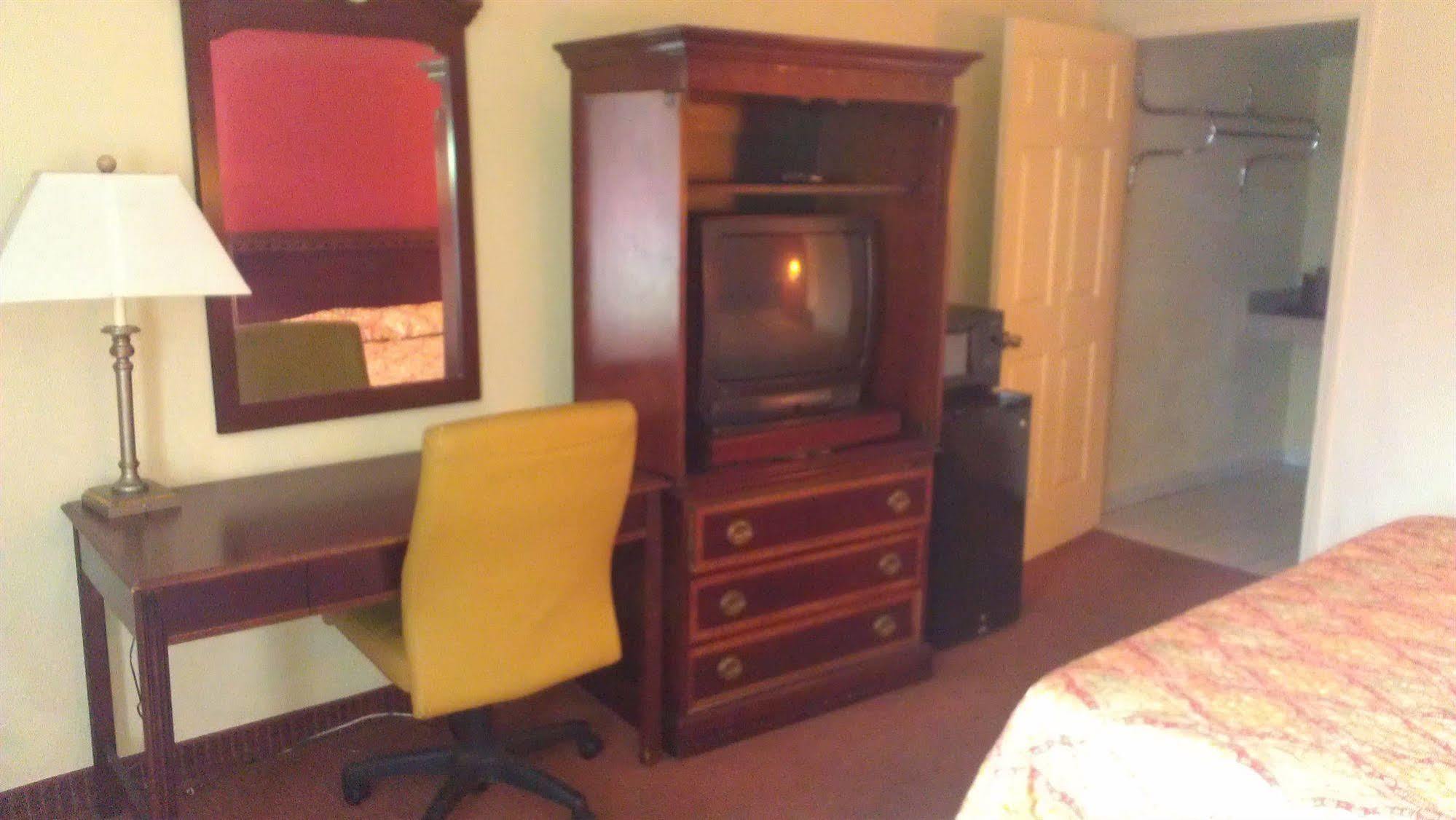 Atlanta Airport Hotel フォレストパーク エクステリア 写真